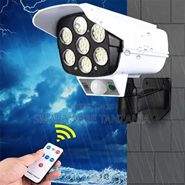 Simulation Camera Solar Powered Sensor 77 LED Outdoor Lamp