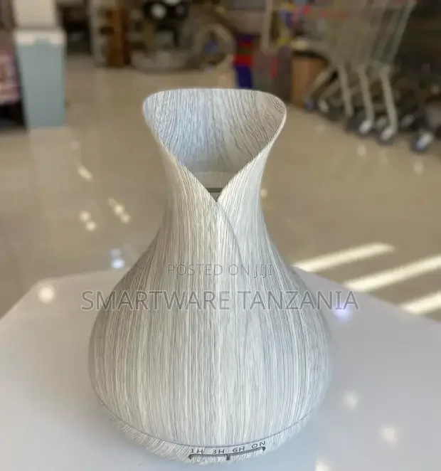 Ultrasonic Aroma Humidifier With Color-Changing LED Lights